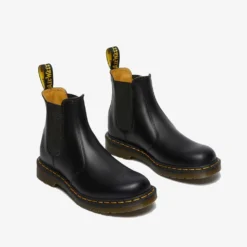 Dr. Martens "2976 Yellow Stitch Smooth Leather Chelsea Boot" M - Black -Manorphx Shop 22227001