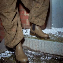 Dr. Martens "2976 Carrara Leather Chelsea Boot" M - Olive -Manorphx Shop 31002352.81