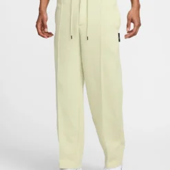 Nike "Tech Tailored Fleece Pants" M - Olive Aura