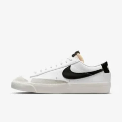 Nike "Blazer Low '77" W - White / Black-Sail