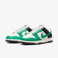 Nike "Dunk Low" W - Sail / Stadium Green -Manorphx Shop Nike 2 0102972d 6d88 4be6 ae47 ab7a9ea6c3eb