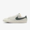 Nike "Blazer Low '77" W - Phantom / Vintage Green