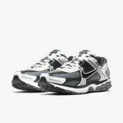 Nike "Vomero 5 SE SP" M - Dark Grey / Black / White 5 Nike "Vomero 5 SE SP" M - Dark Grey / Black / White -Manorphx Shop Nike 2 60dd50ca 7ad8 4c8e 8b2c 606595c7fa02