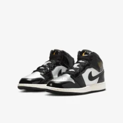 Air Jordan "1 Mid SE" GS - Black / Metallic Gold -Manorphx Shop Nike 2 d0fc4941 ddd7 4ee1 8e2b 9c7a91eb70fc