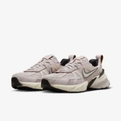 Nike "V2K Run" W - Platinum Violet / Chrome -Manorphx Shop Nike 3 85a68ba8 b6ac 4ad4 b861 05baaa5ffaa8