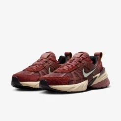 Nike "V2K Run" W - Red Sepia / Chrome / Dark Pony -Manorphx Shop Nike 3 bad12ec7 7221 44cb a1dd 485c27efecc6