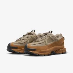 Nike "Zoom Vomero Roam" W - Flax / Khaki / Anthracite -Manorphx Shop Nike 7 97d6a692 5075 40bf 8fa9 f27a92f825cb