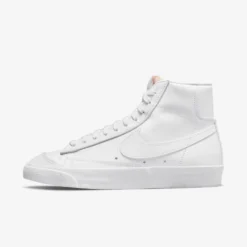 Nike "Blazer Mid '77" W - White / White