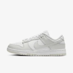 Nike "Dunk Low" W - White / Photon Dust