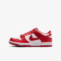 Nike "Dunk Low" GS - White / University Red