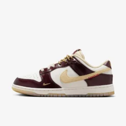Nike "Dunk Low LX" W - Sail / Team Gold
