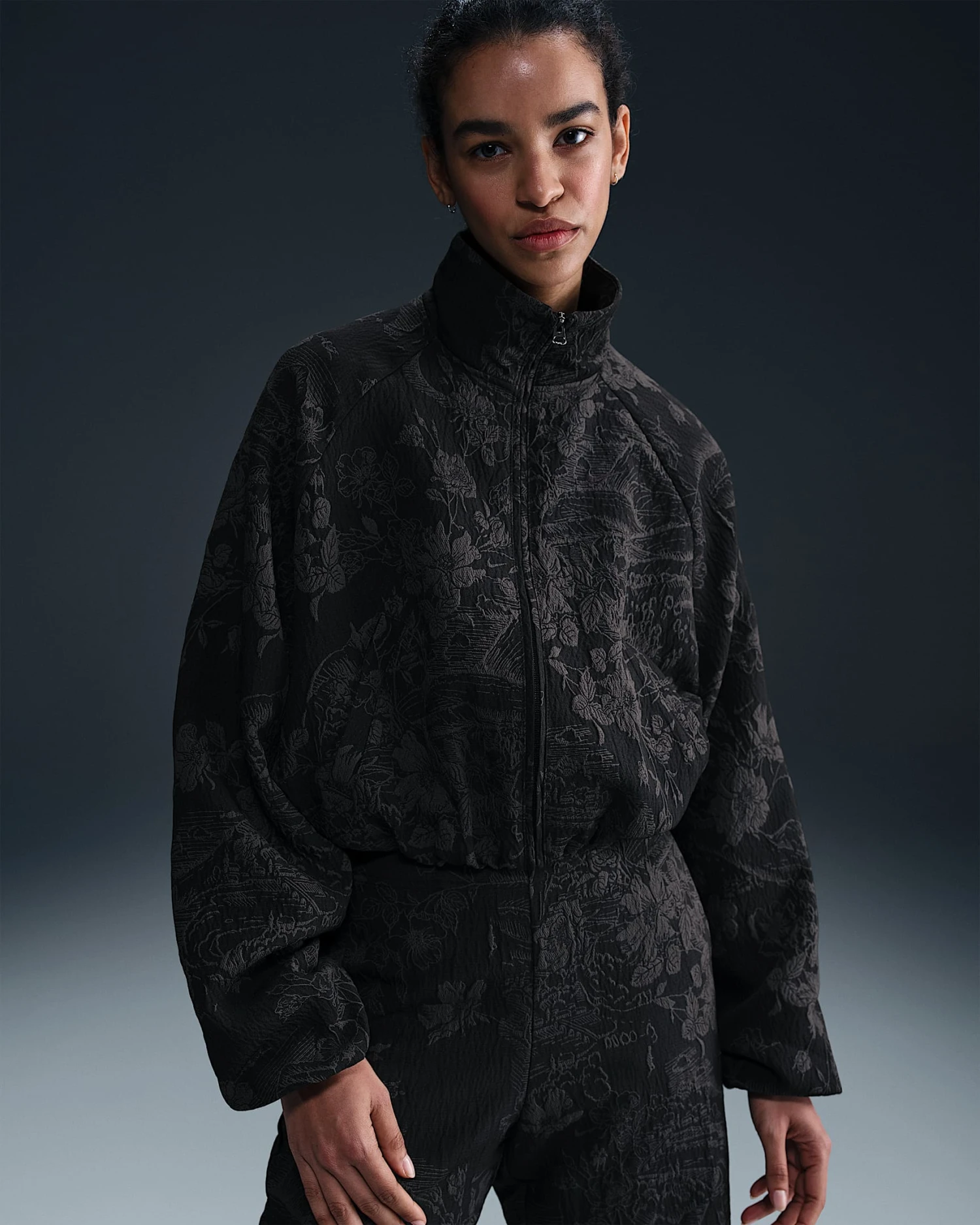 Nike "Oversized Jacquard Track Jacket" W - Black / Anthracite 1 Nike "Oversized Jacquard Track Jacket" W - Black / Anthracite