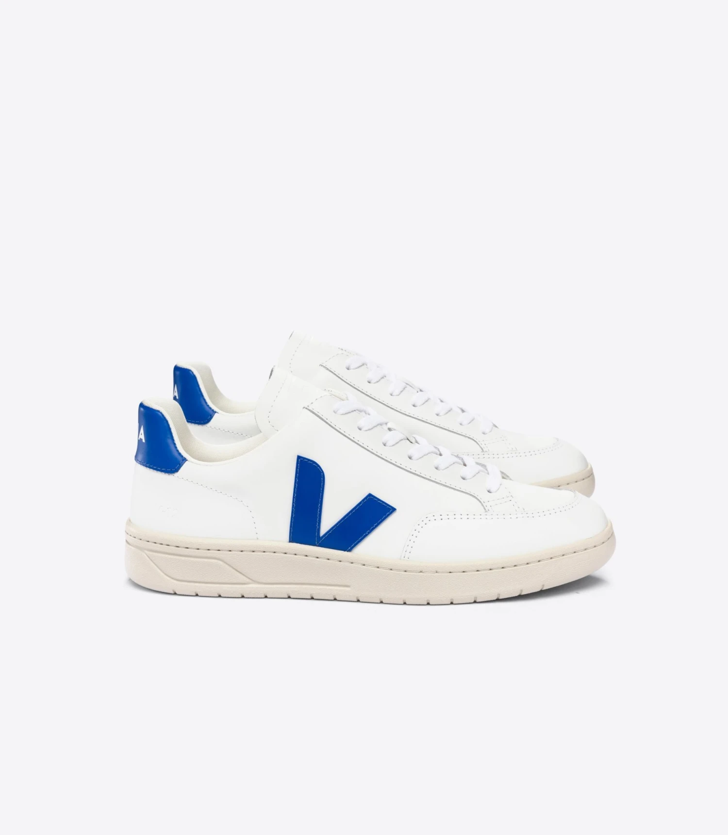 Veja "V-12 Leather " M - Extra White / Paros Blue 2 Veja "V-12 Leather " M - Extra White / Paros Blue - Image 2