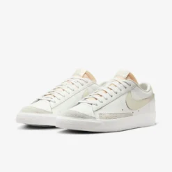 Nike "Blazer Low '77 VNTG" M - Summit White / Sea Glass -Manorphx Shop air pegasus at shoe 55 6765f0bc daae 4920 baf6 05e993290c0d