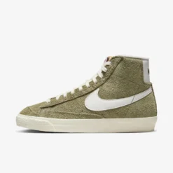 Nike "Blazer Mid '77" W - Medium Olive / Sail / Coconut Milk