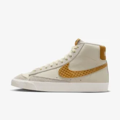 Nike "Blazer Mid '77" M - Coconut Milk / Wheat / Sail / Black