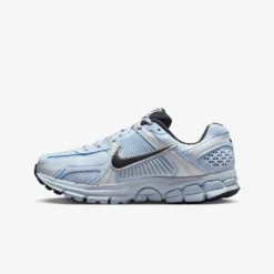 Nike "Zoom Vomero 5" W - Blue Tint / Black / Platinum Tint